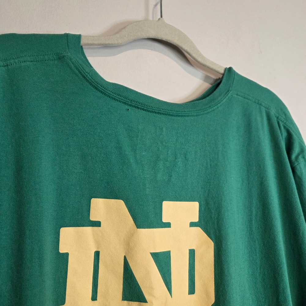Under Armour Notre Dame Fighting Irish NCAA T-Shirt Mens Large Green Graphic Tee